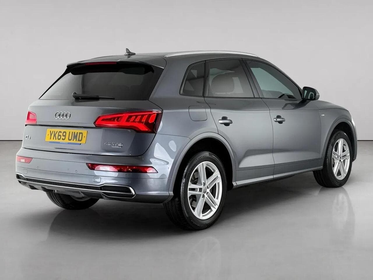 Audi Q5 thumbnail Rear Right