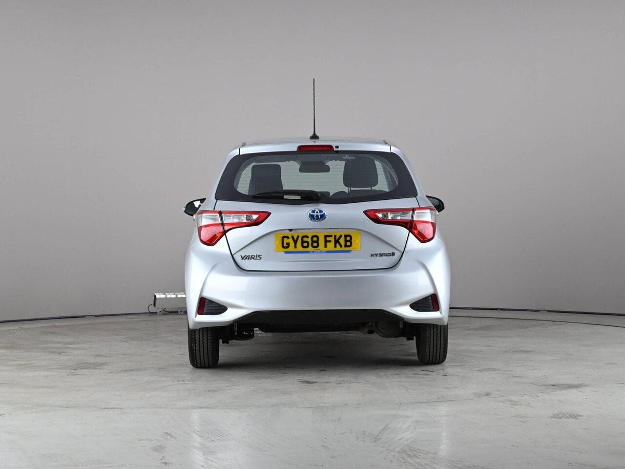 Toyota Yaris thumbnail Rear