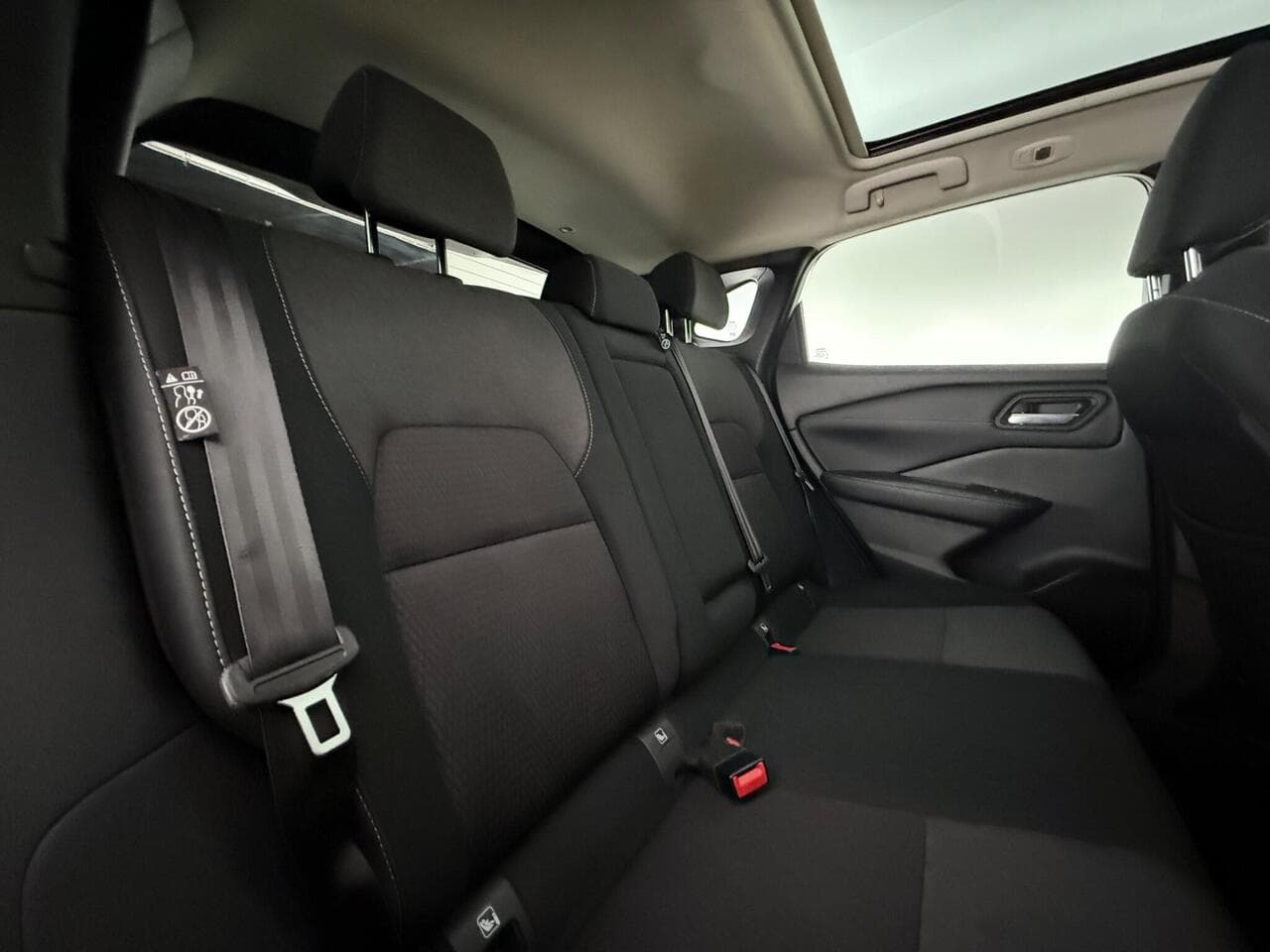 Nissan Qashqai thumbnail Seats Rear