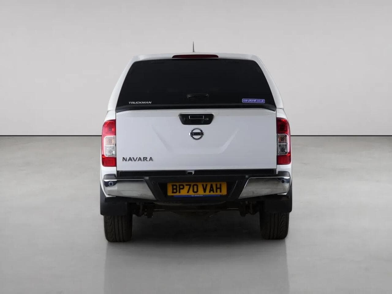 Nissan Navara thumbnail Rear