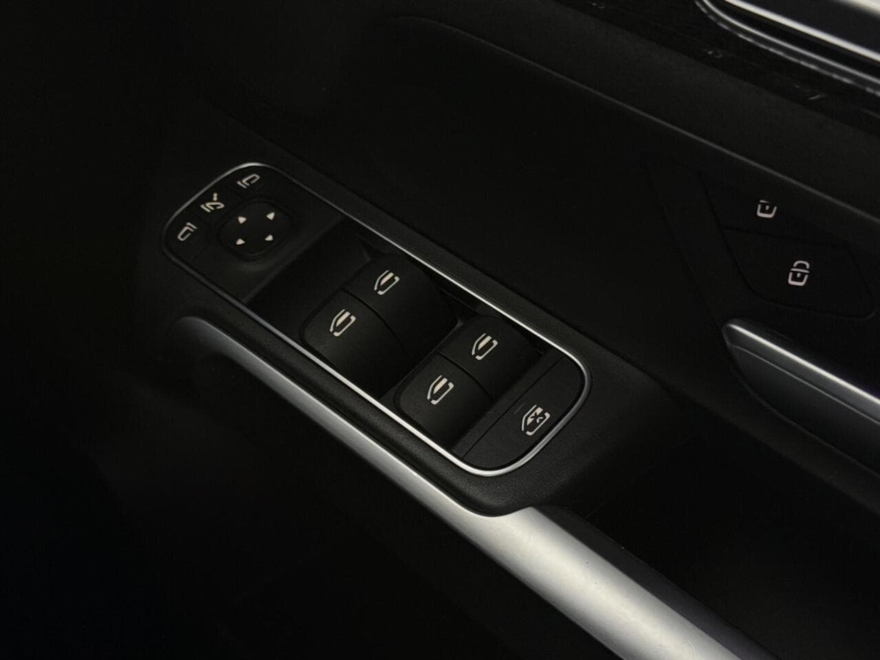 Mercedes-Benz GLB thumbnail Misc Controls