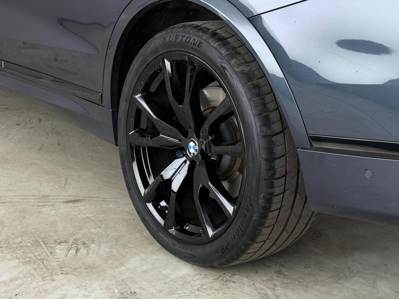 BMW X7 thumbnail Wheel