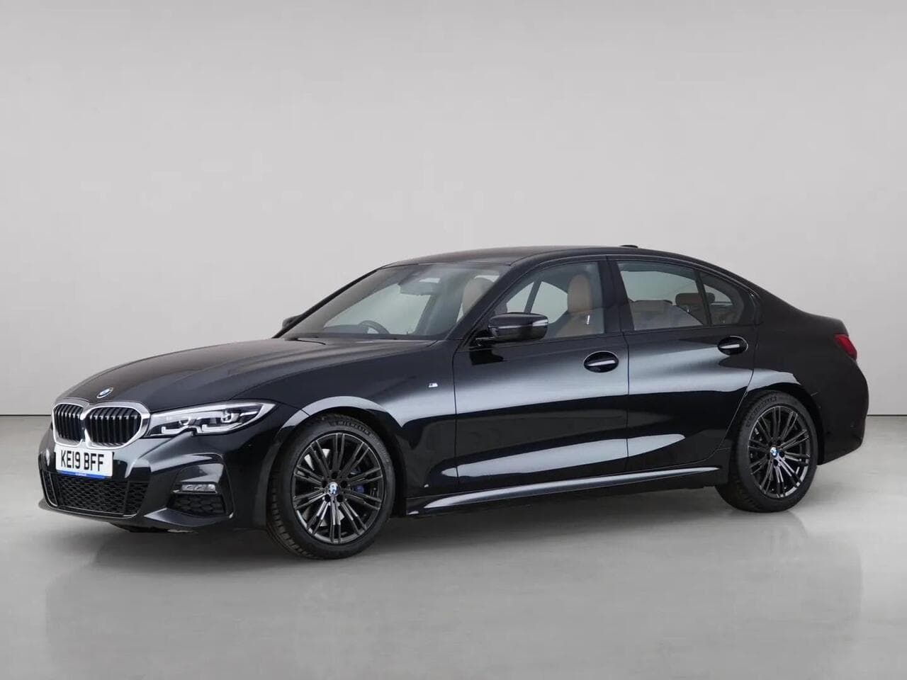 BMW 3 Series thumbnail Front Left
