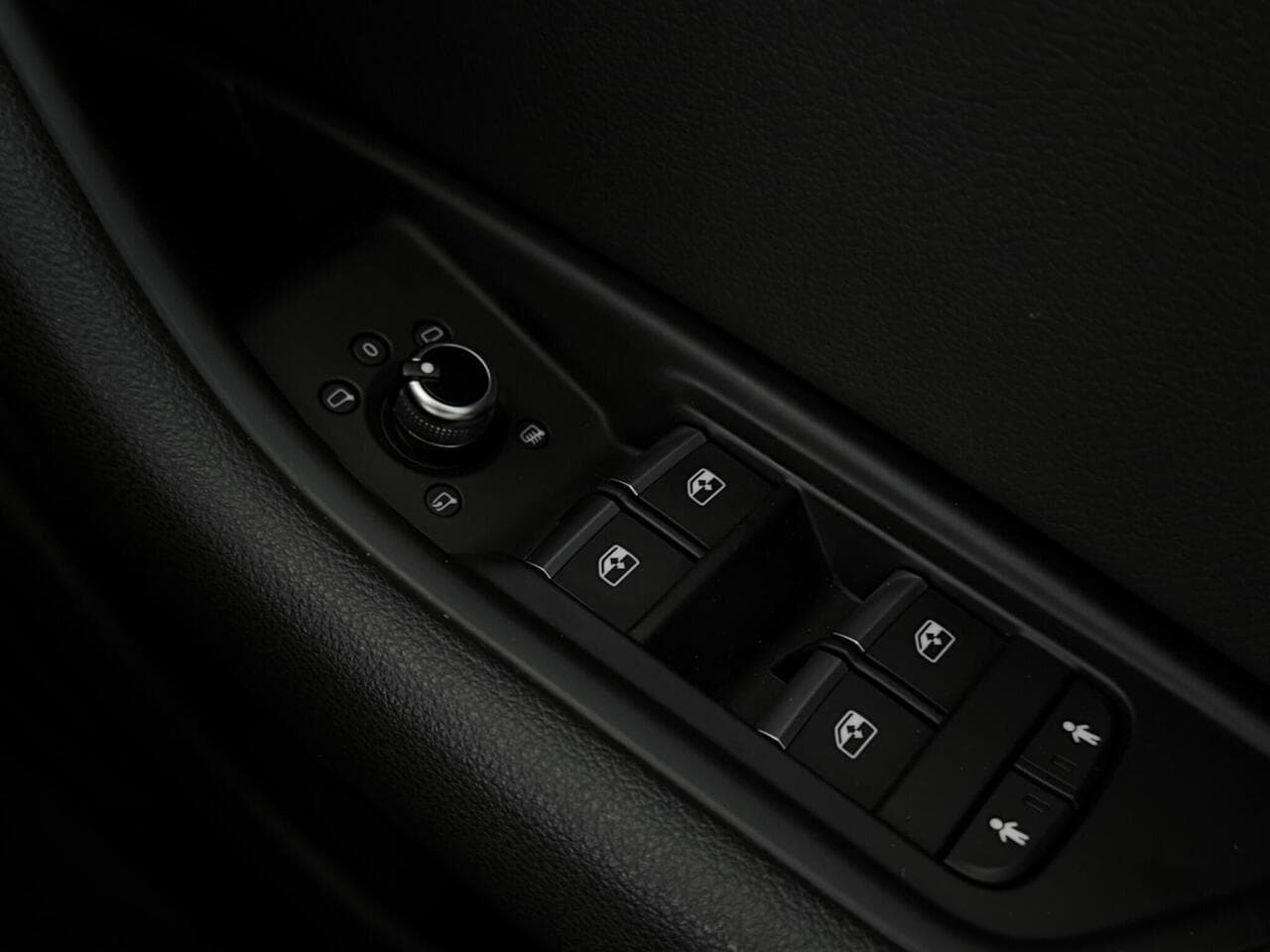 Audi A4 Avant thumbnail Misc Controls