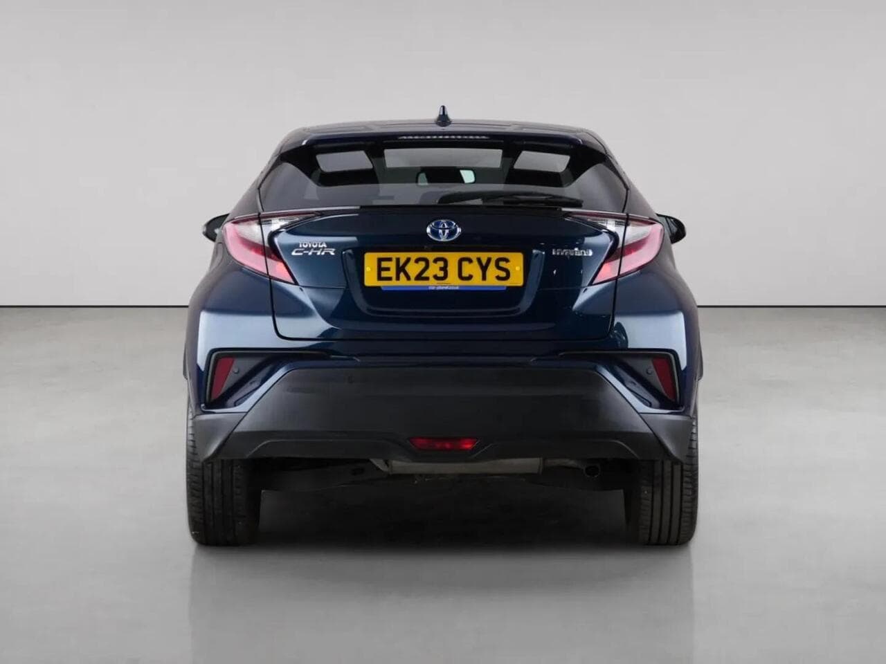Toyota C-HR thumbnail Rear