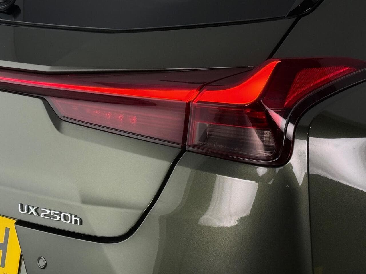 Lexus UX thumbnail Lights Rear