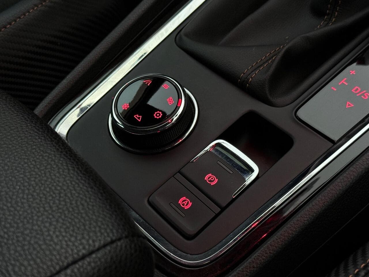 SEAT CUPRA Ateca thumbnail Misc Controls