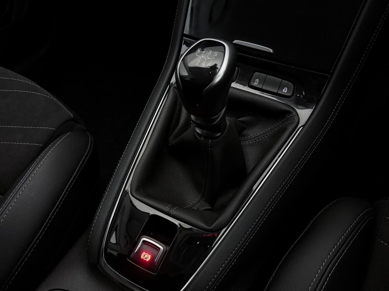 Vauxhall Grandland thumbnail Interior Front