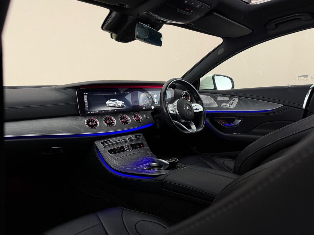 Mercedes-Benz CLS thumbnail Interior Front
