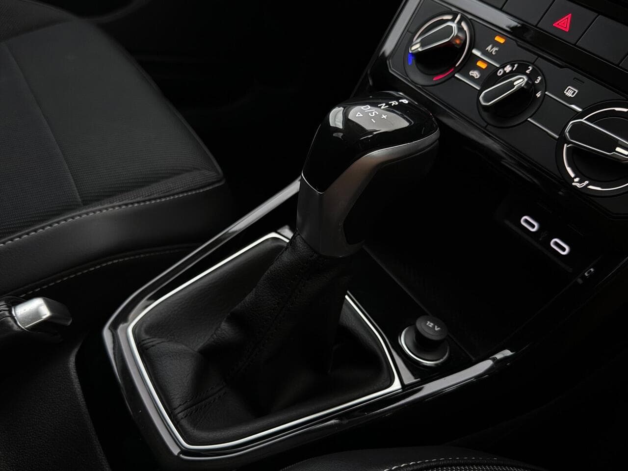 Volkswagen T-Cross thumbnail Interior Front