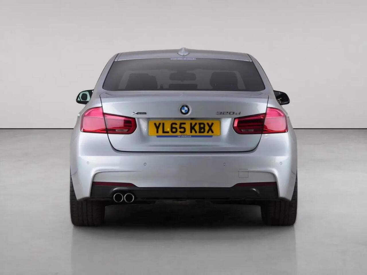 BMW 3 Series thumbnail Rear