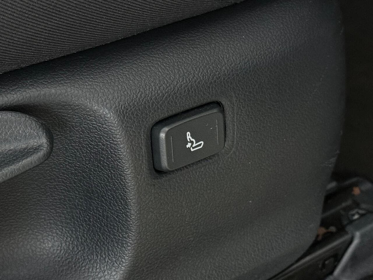 Toyota C-HR thumbnail Misc Controls