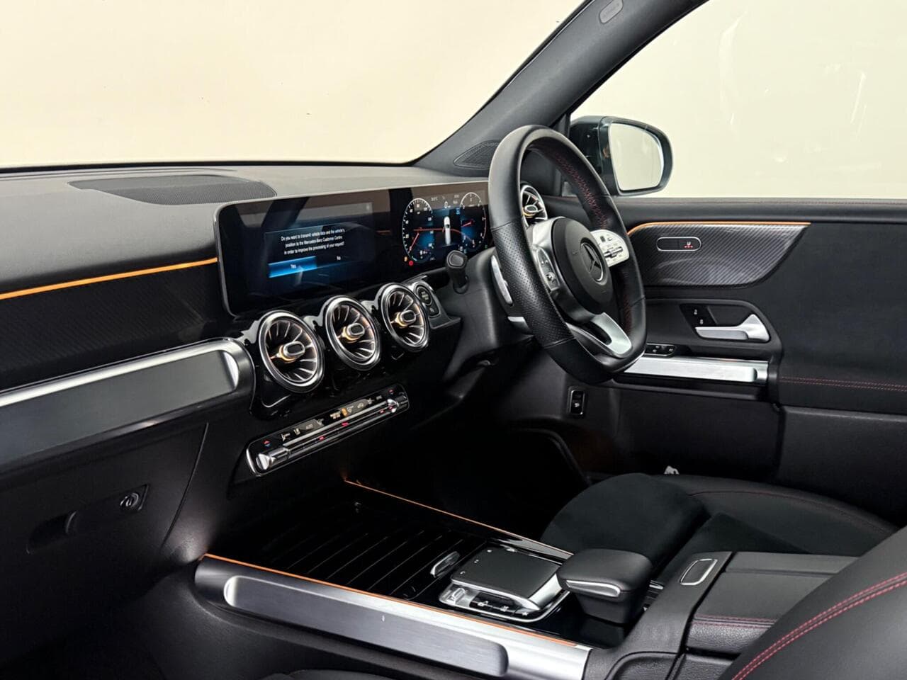 Mercedes-Benz GLB thumbnail Interior Front