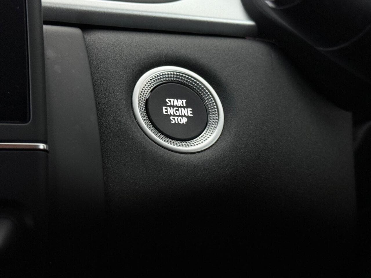 Renault Captur thumbnail Misc Controls