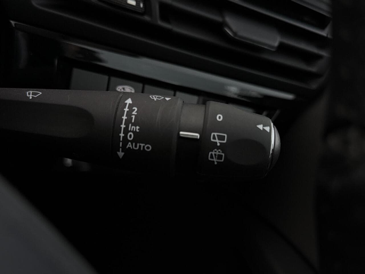 Citroen Grand C4 SpaceTourer thumbnail Misc Controls