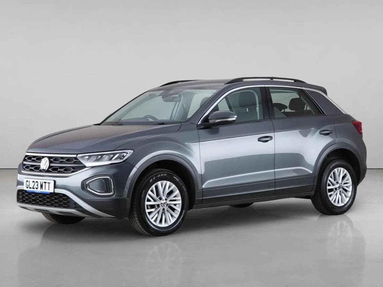 Volkswagen T-Roc thumbnail Front Left