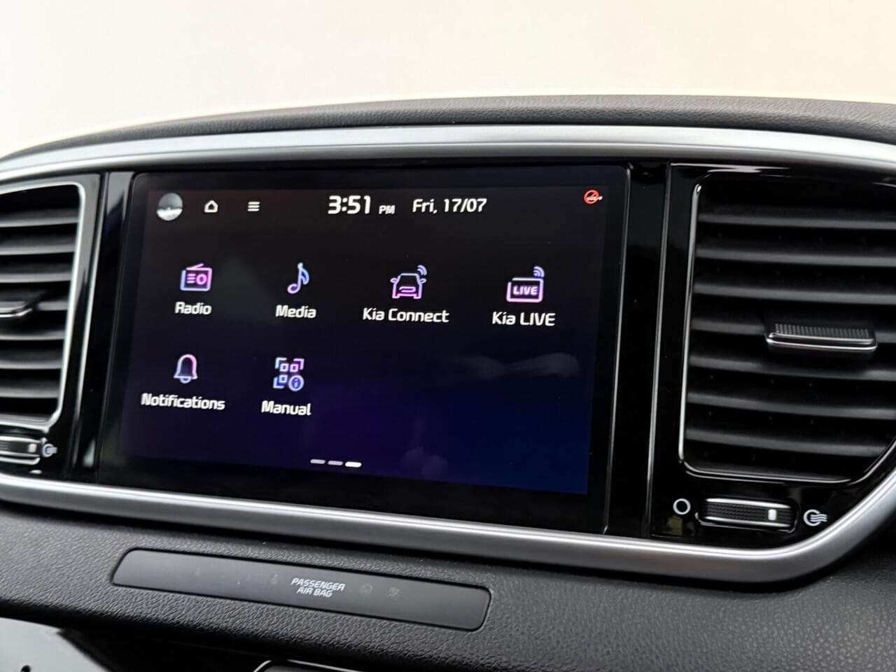 Kia Sportage thumbnail Infotainment System