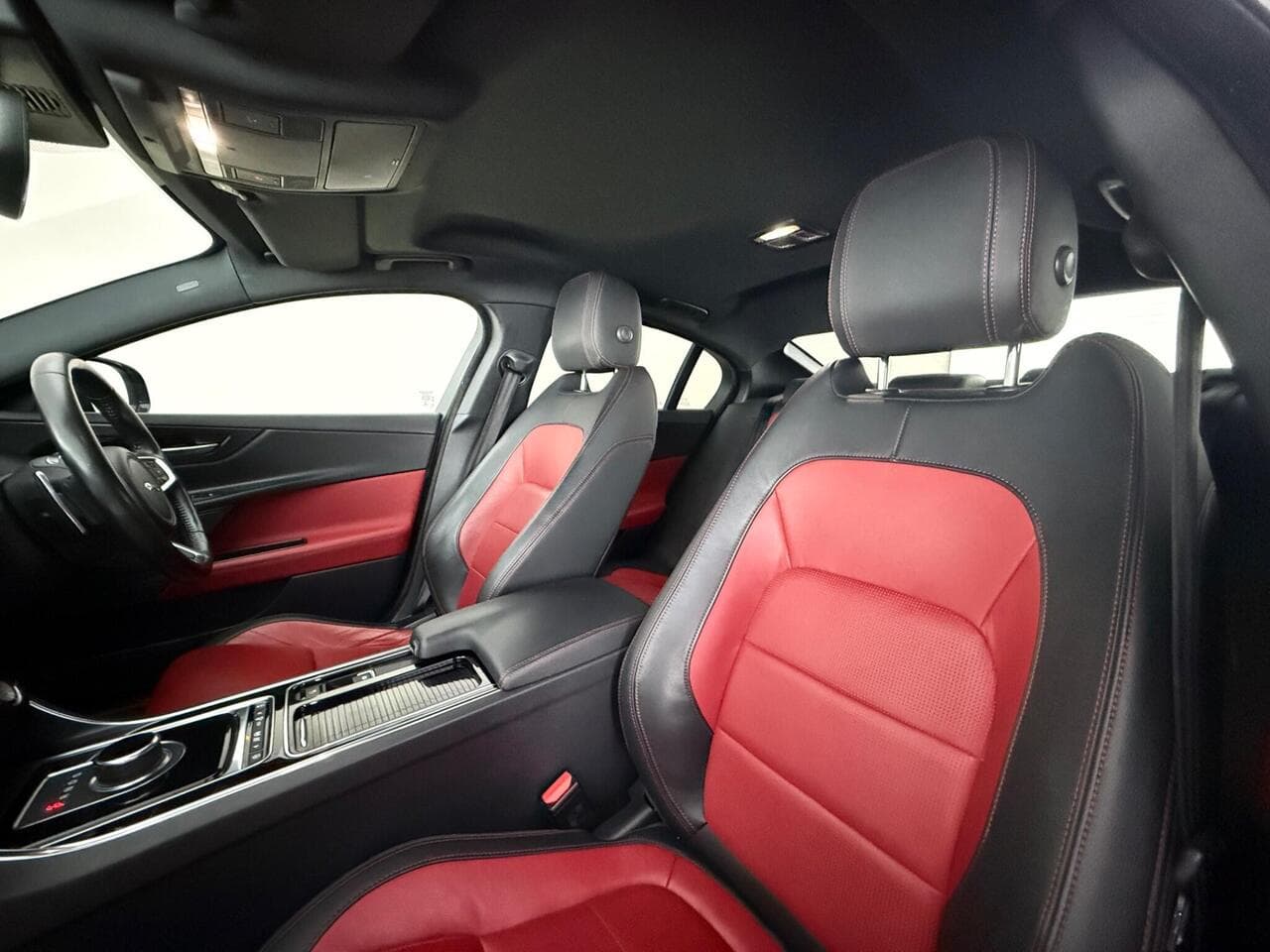 Jaguar XE thumbnail Seat Front Passenger