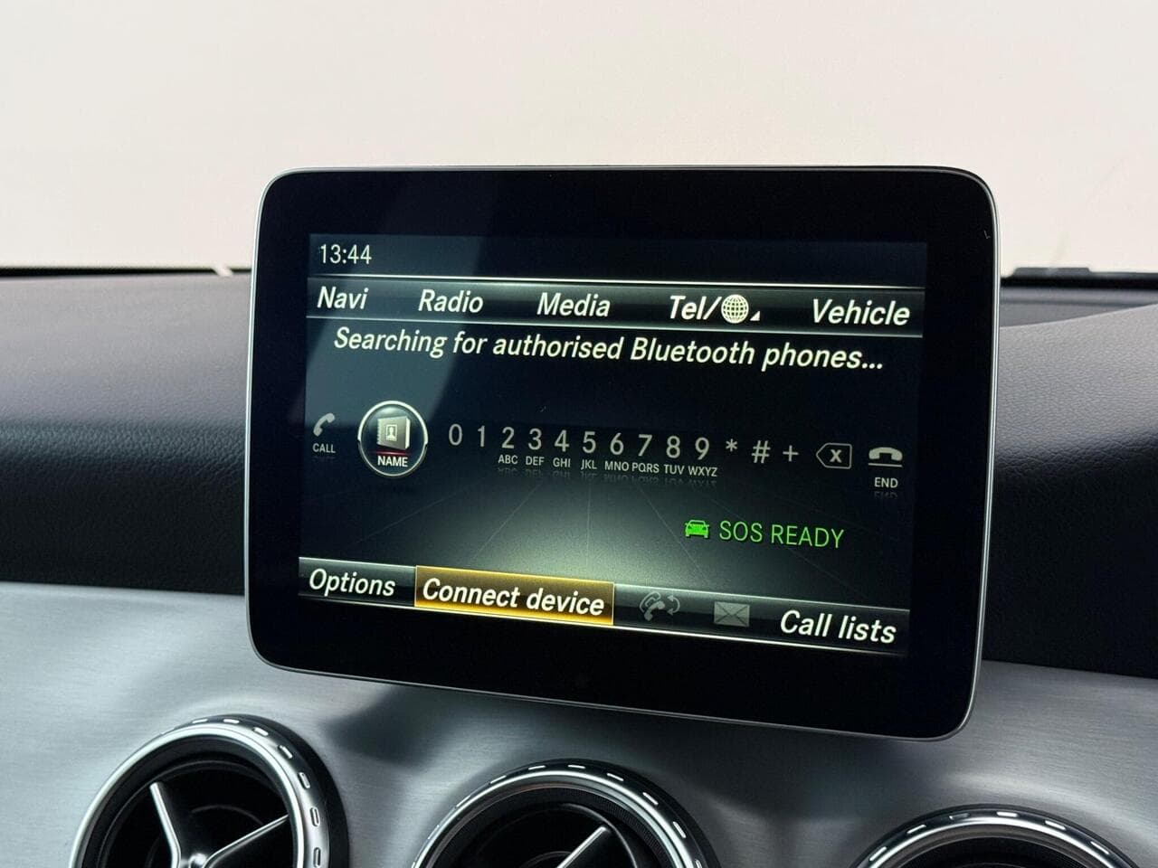 Mercedes-Benz GLA thumbnail Infotainment System