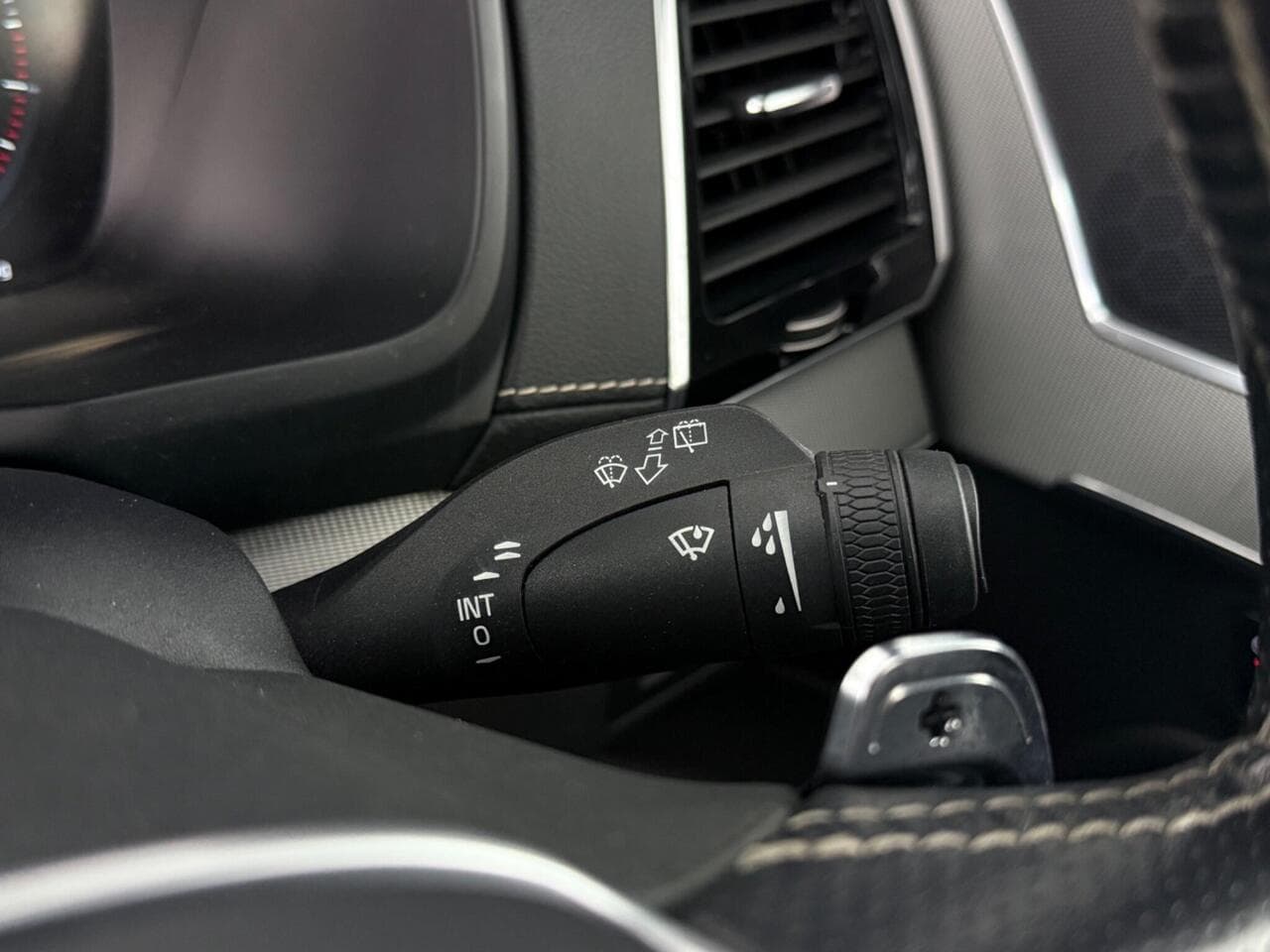 Volvo XC90 thumbnail Misc Controls
