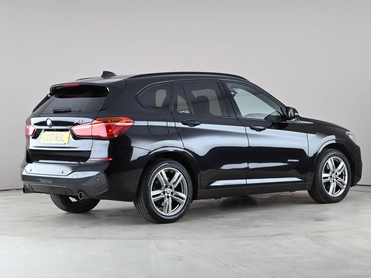 BMW X1 thumbnail Side Right