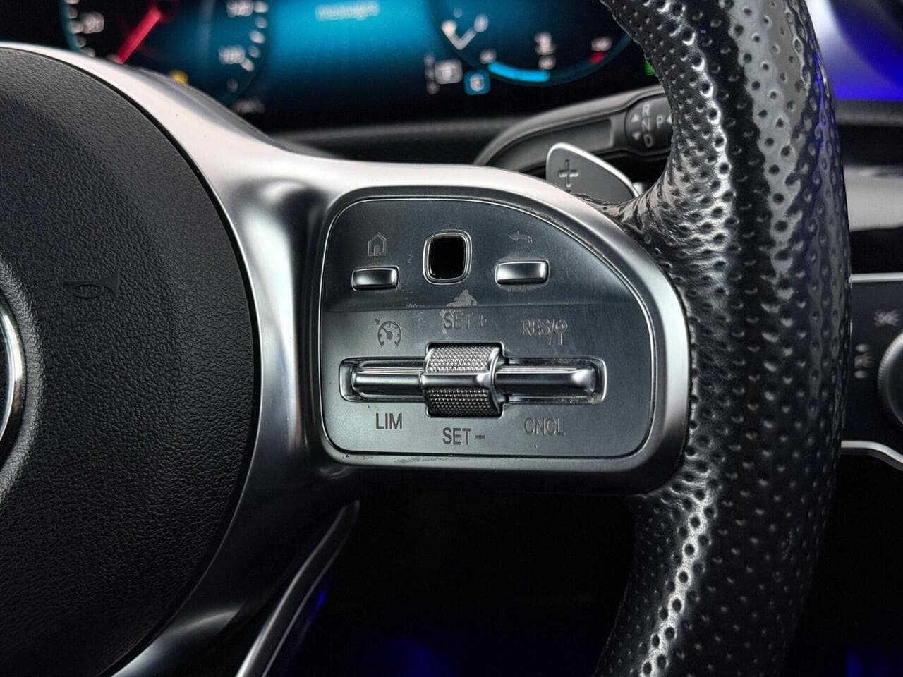 Mercedes-Benz CLA thumbnail Misc Controls
