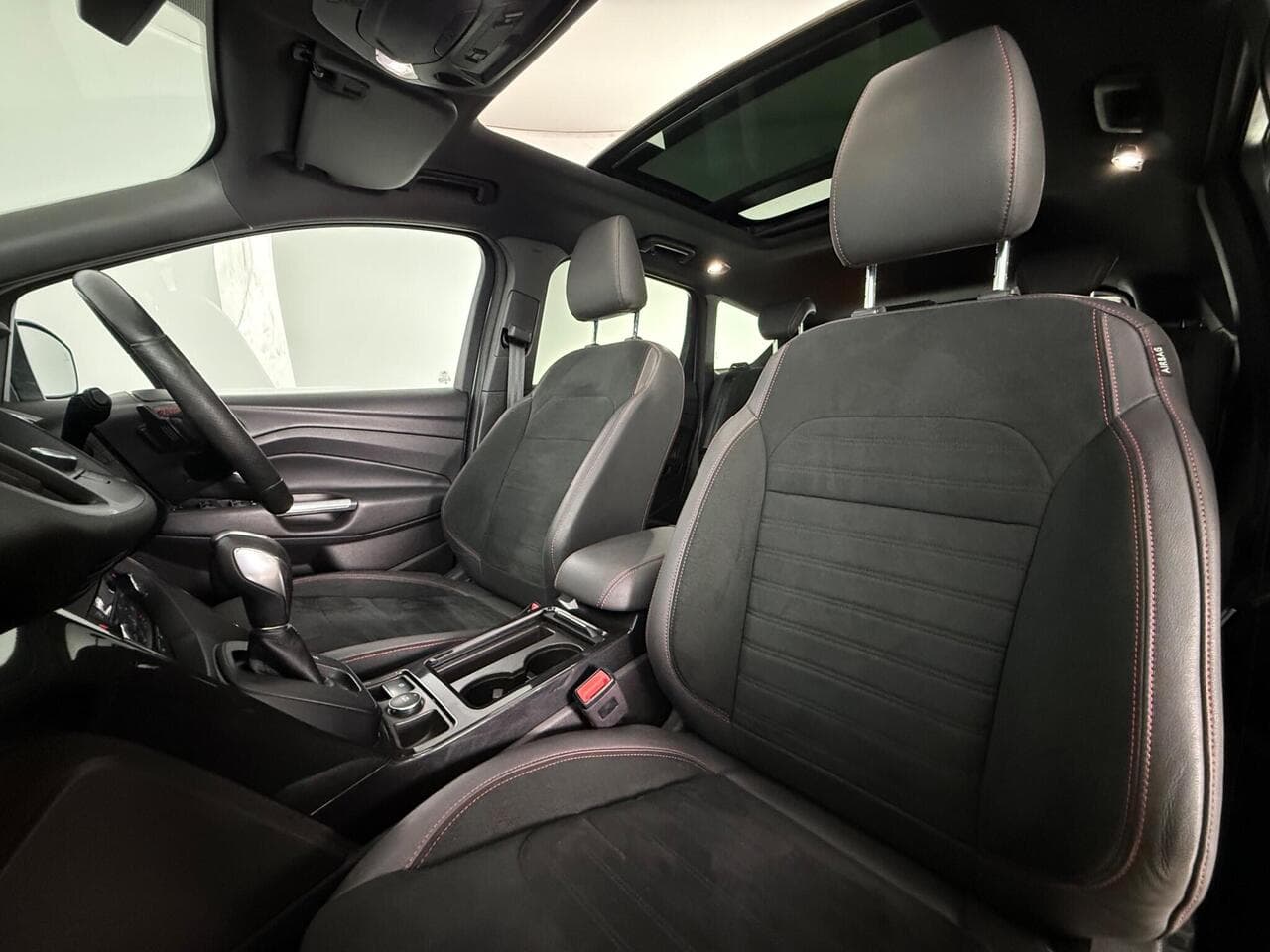 Ford Kuga thumbnail Seat Front Passenger