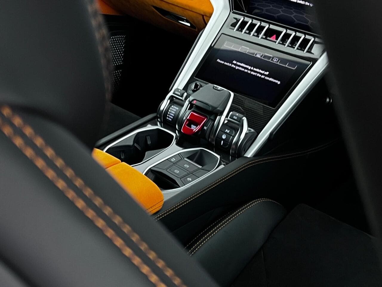 Lamborghini Urus thumbnail Interior Front