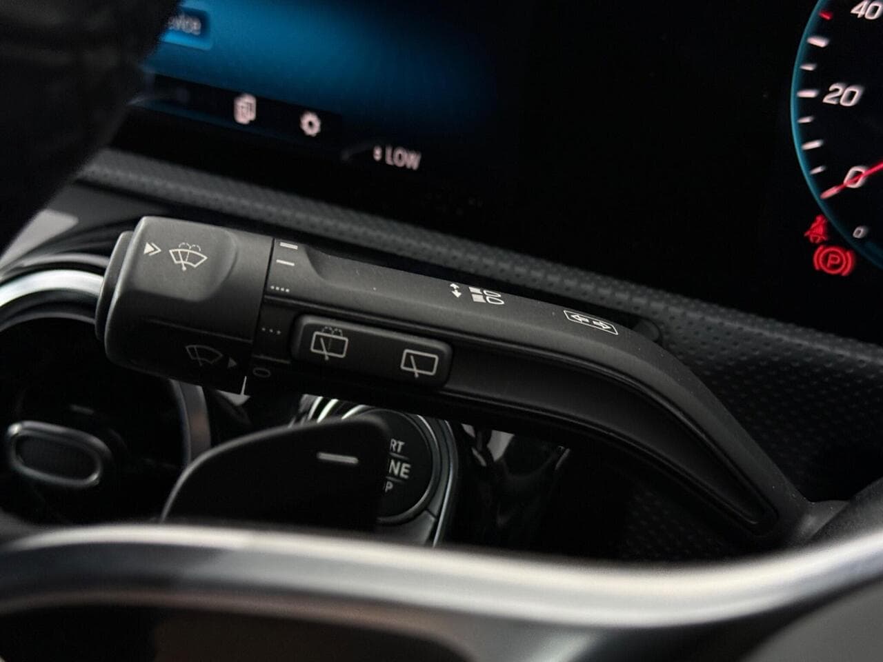 Mercedes-Benz A Class thumbnail Misc Controls