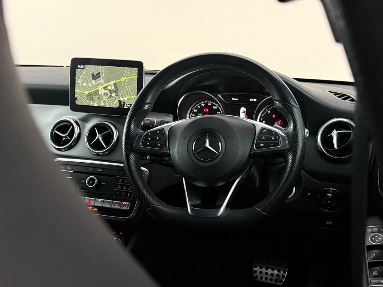 Mercedes-Benz GLA thumbnail Steering Wheel