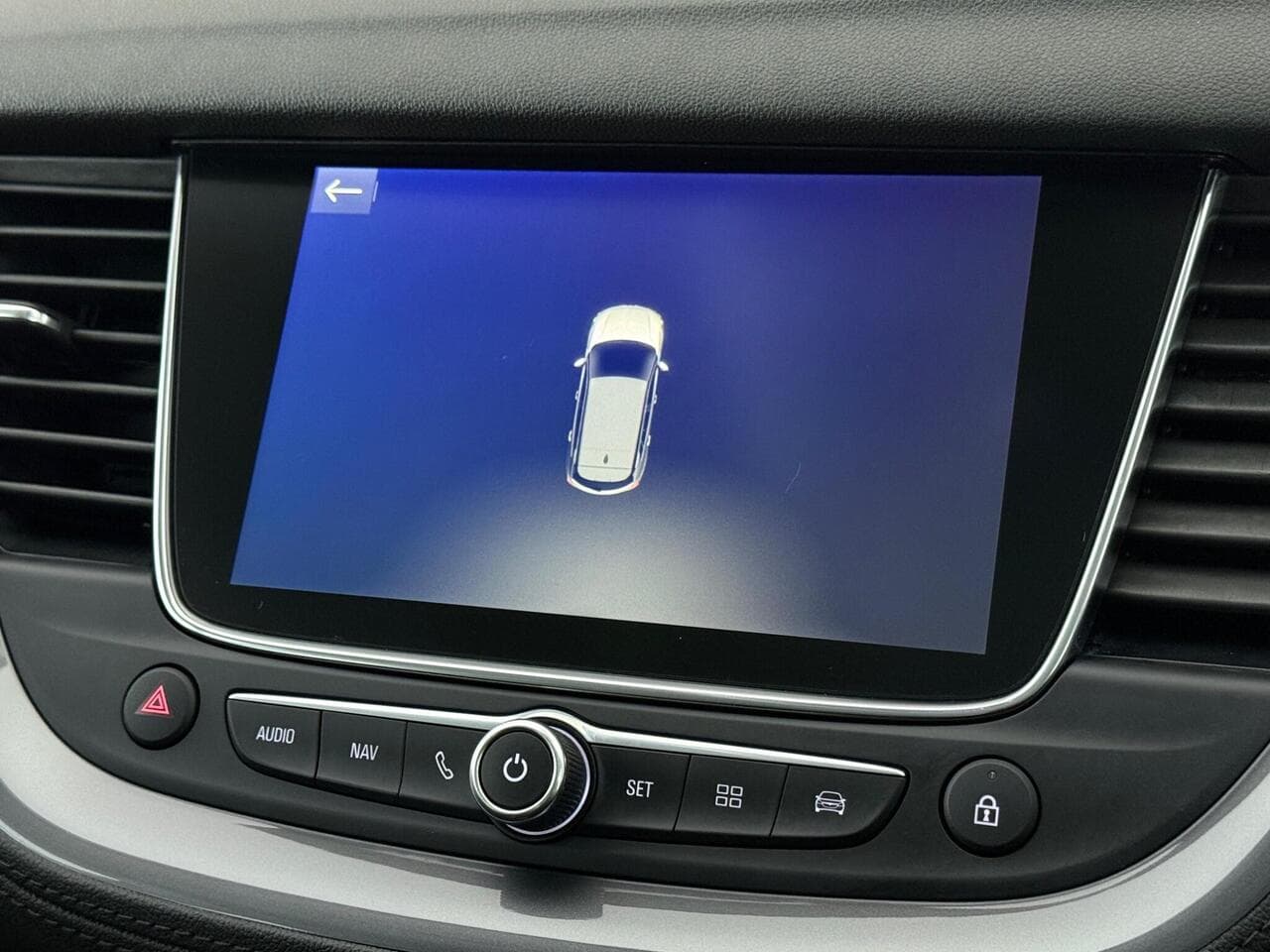 Vauxhall Grandland X thumbnail Infotainment System