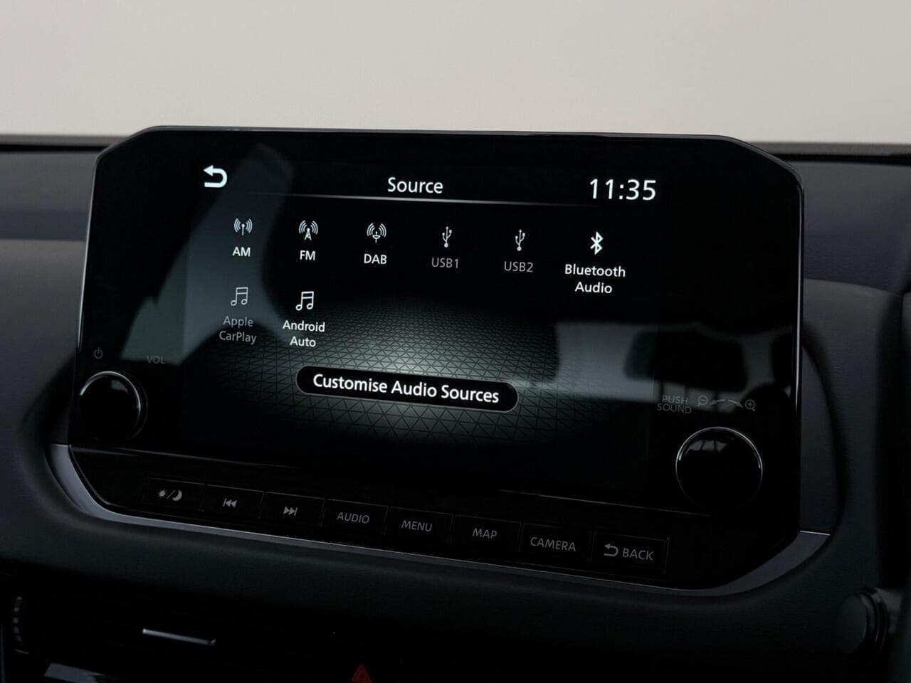 Nissan Qashqai thumbnail Infotainment System