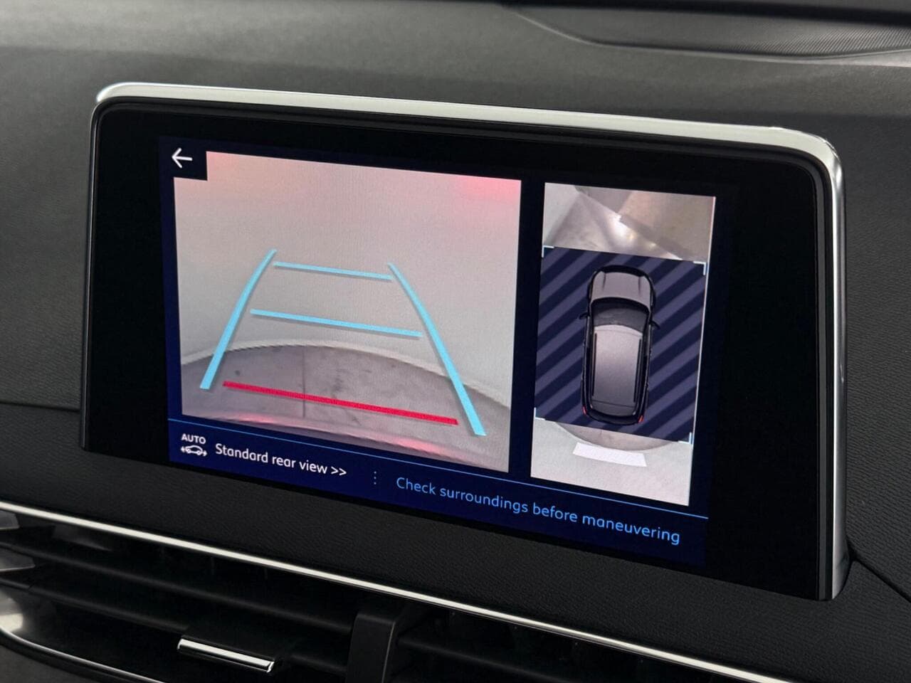 Peugeot 3008 thumbnail Infotainment System