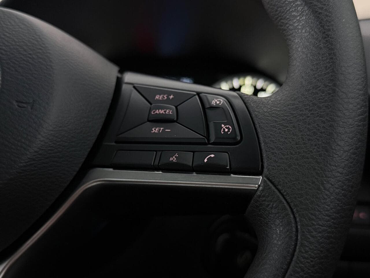 Nissan Juke thumbnail Misc Controls
