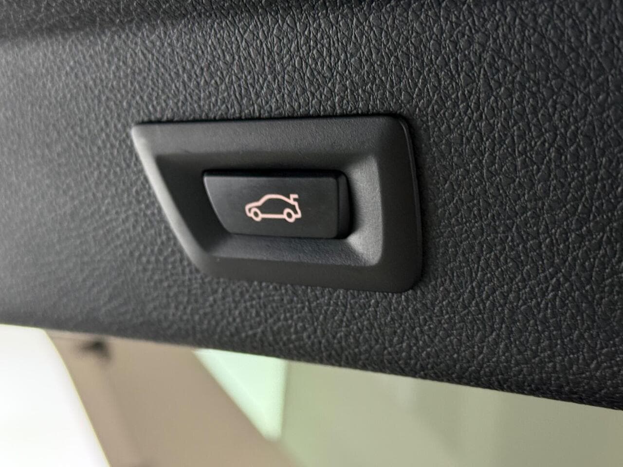 BMW 3 Series Gran Turismo thumbnail Misc Controls
