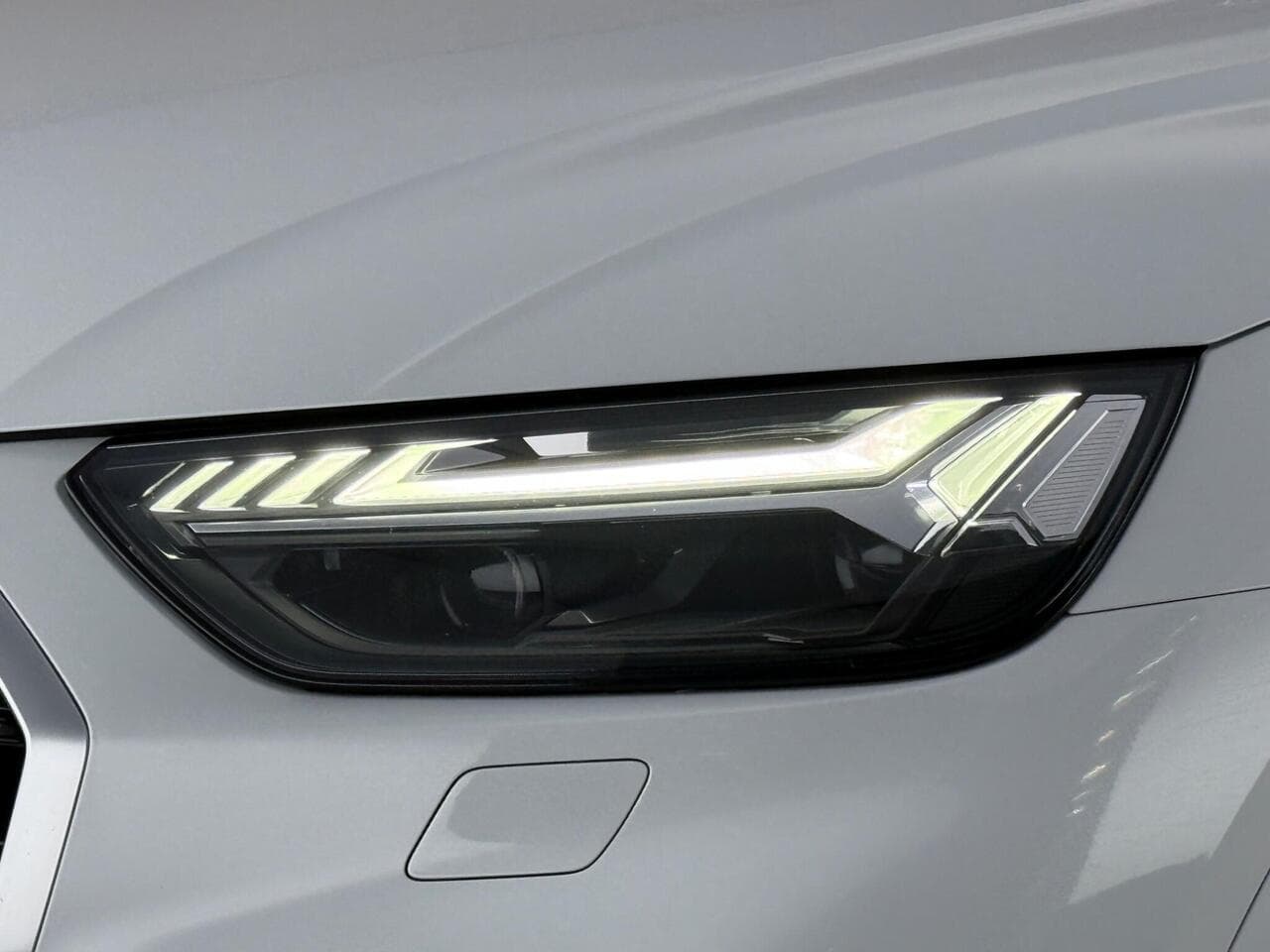 Audi Q5 thumbnail Lights Front