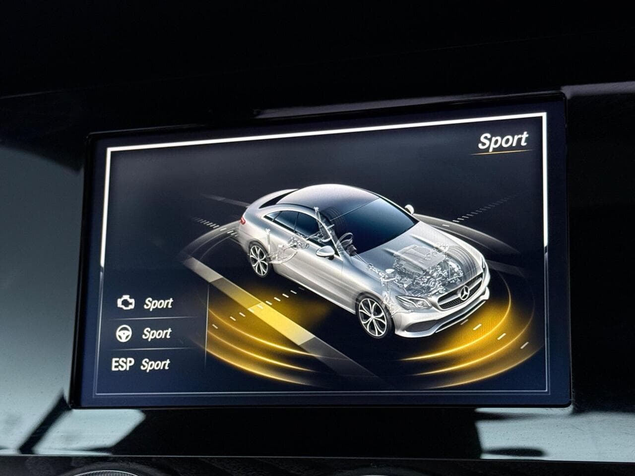 Mercedes-Benz E Class thumbnail Infotainment System
