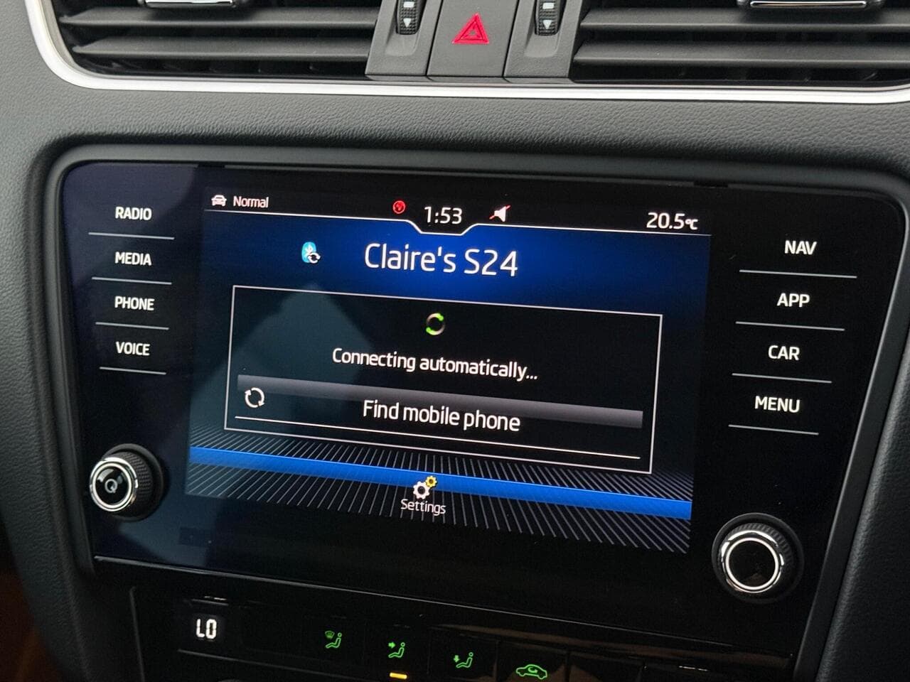 Skoda Octavia thumbnail Infotainment System