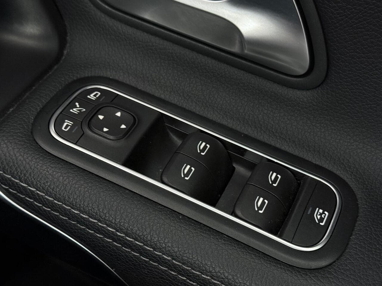 Mercedes-Benz A Class thumbnail Misc Controls