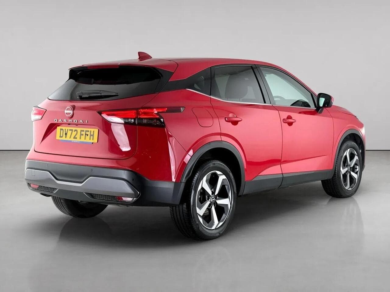 Nissan Qashqai thumbnail Rear Right