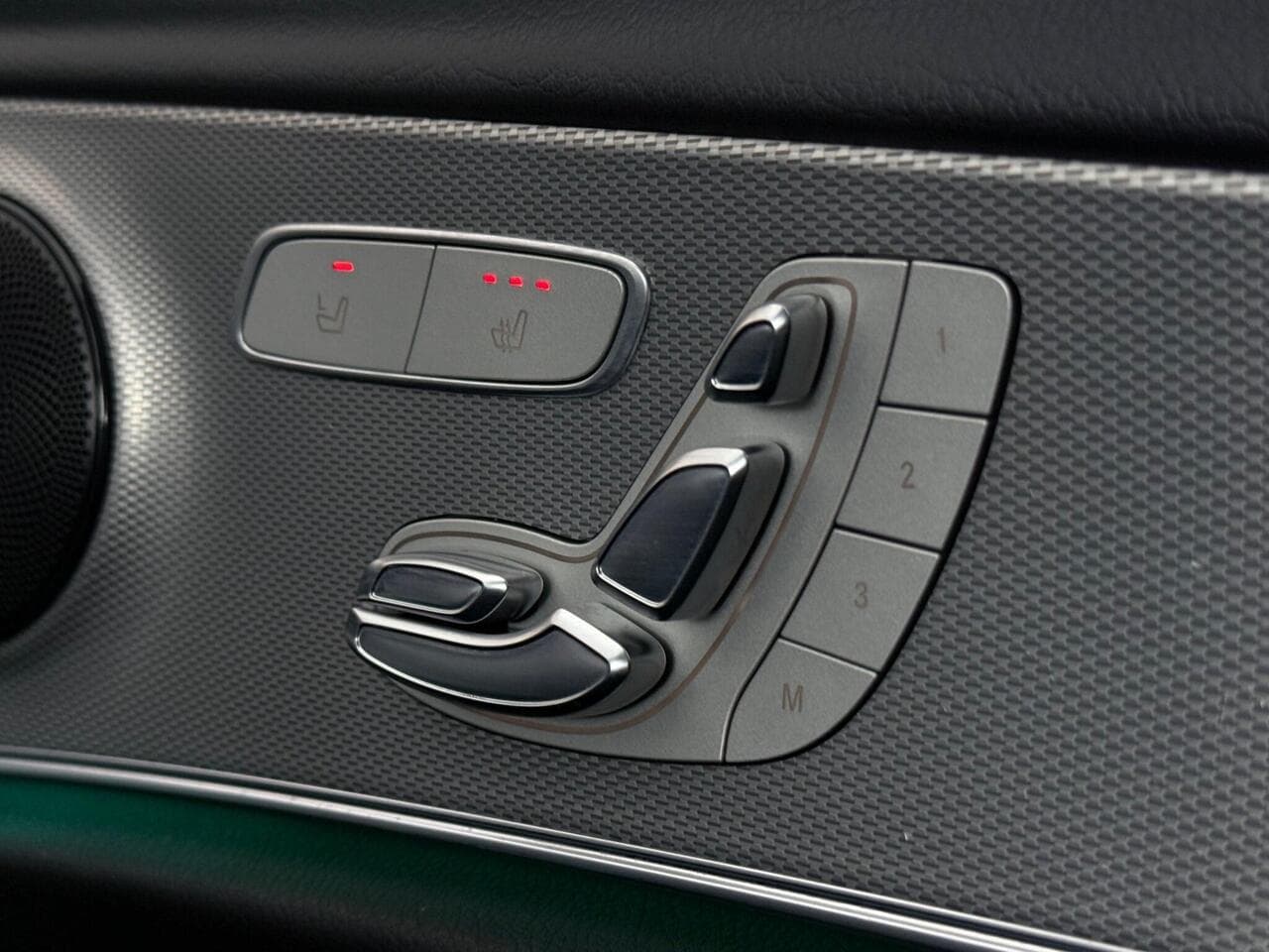 Mercedes-Benz E Class thumbnail Misc Controls