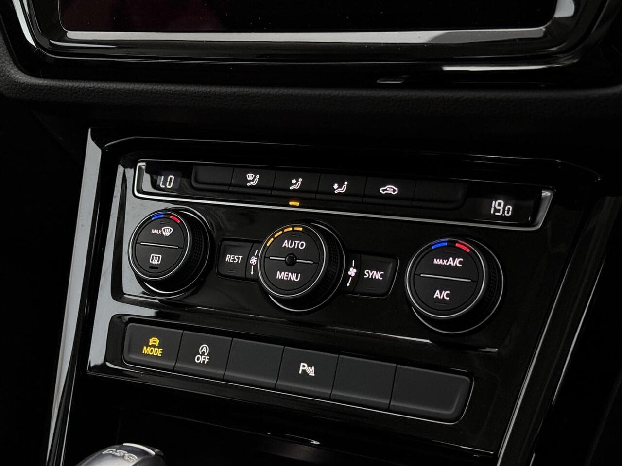 Volkswagen Touran thumbnail Misc Controls