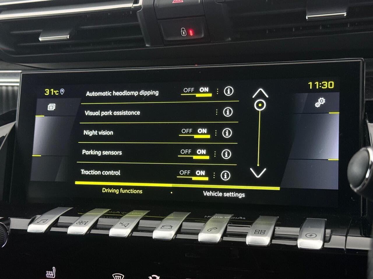 Peugeot 508 SW thumbnail Infotainment System