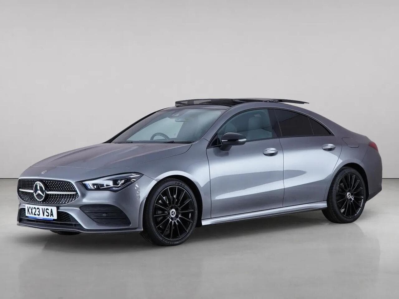 Mercedes-Benz CLA thumbnail Front Left