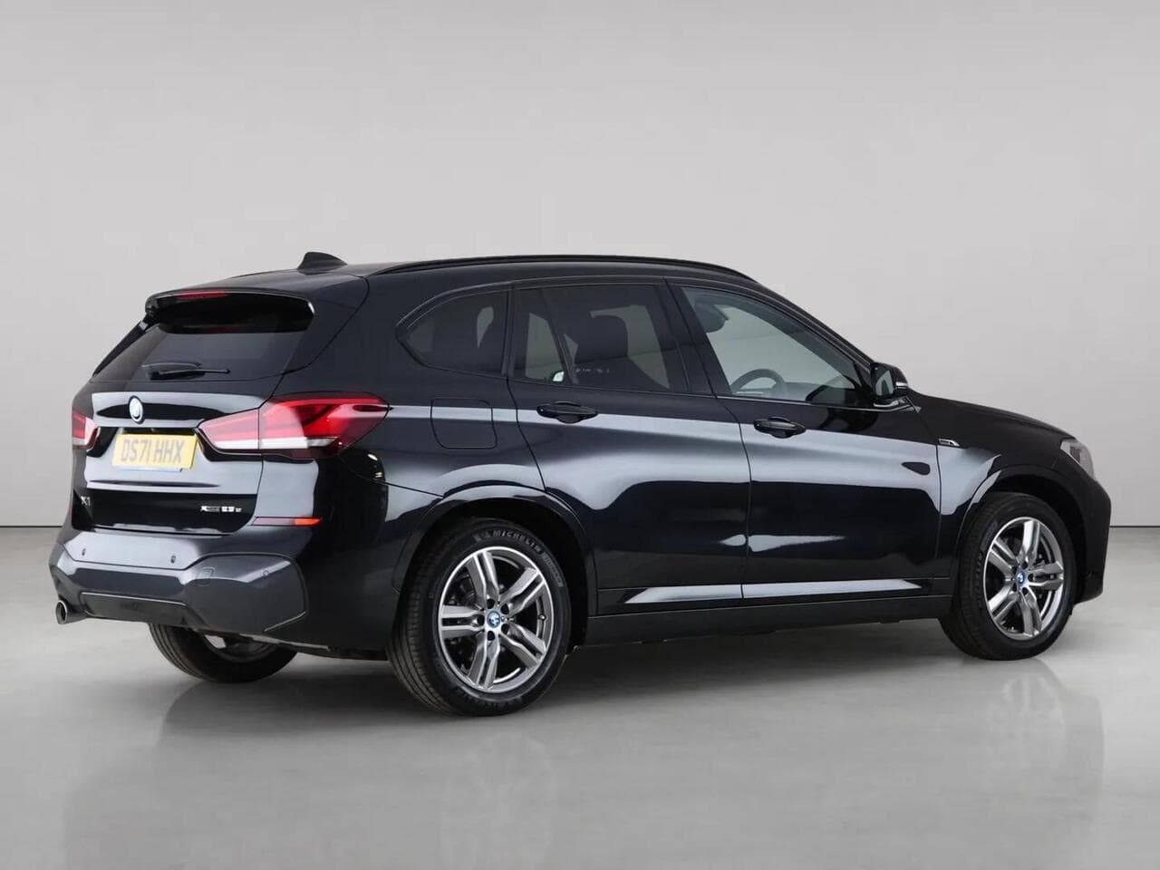 BMW X1 thumbnail Side Right