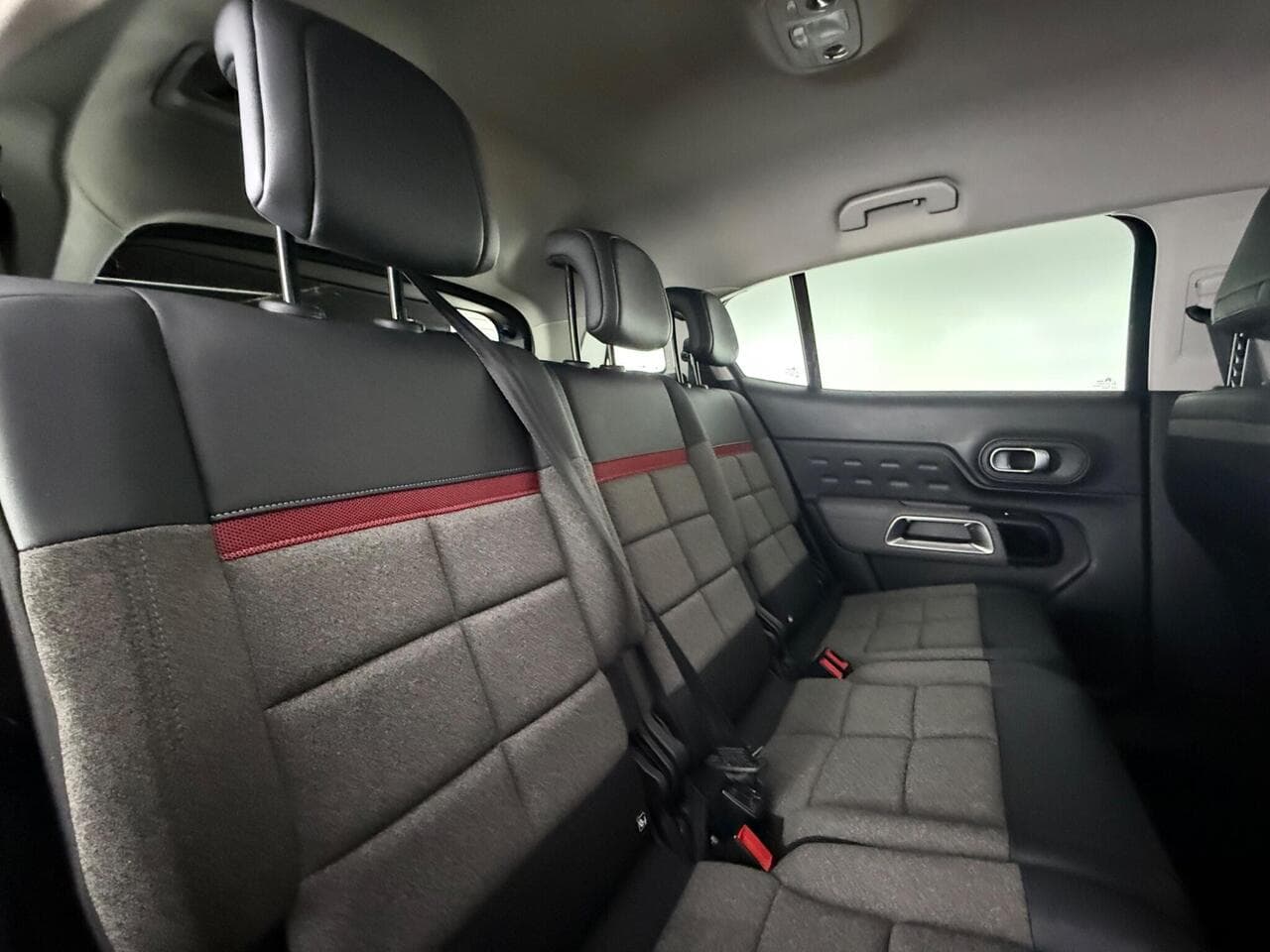 Citroen C5 Aircross thumbnail Seats Rear