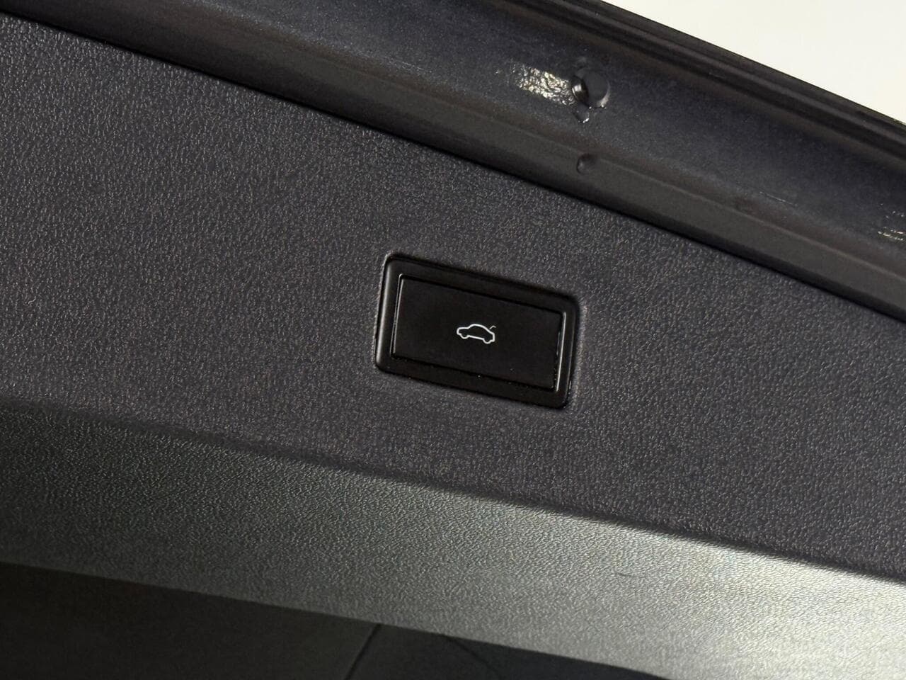 Volkswagen Tiguan Allspace thumbnail Misc Controls