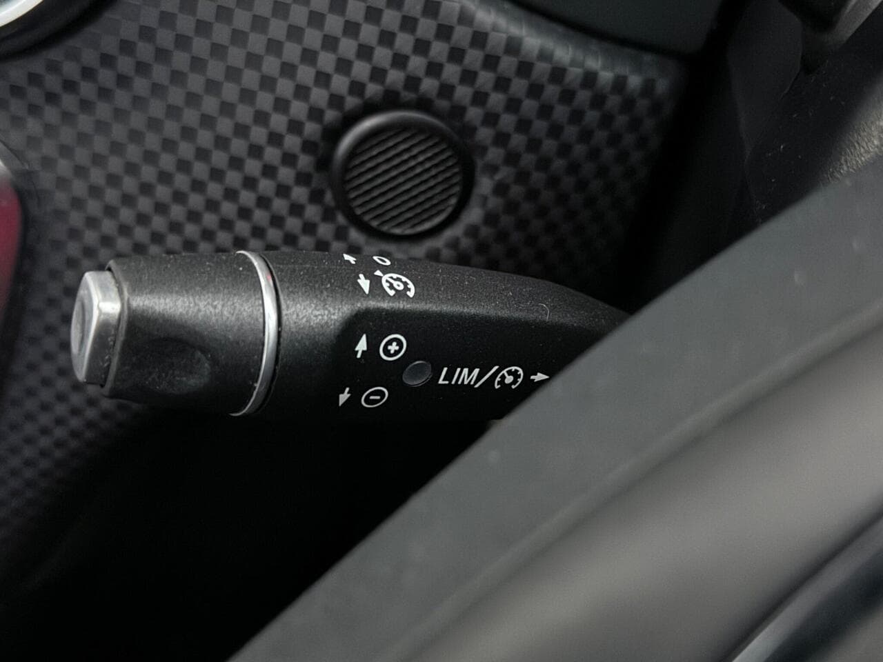 Mercedes-Benz A Class thumbnail Misc Controls