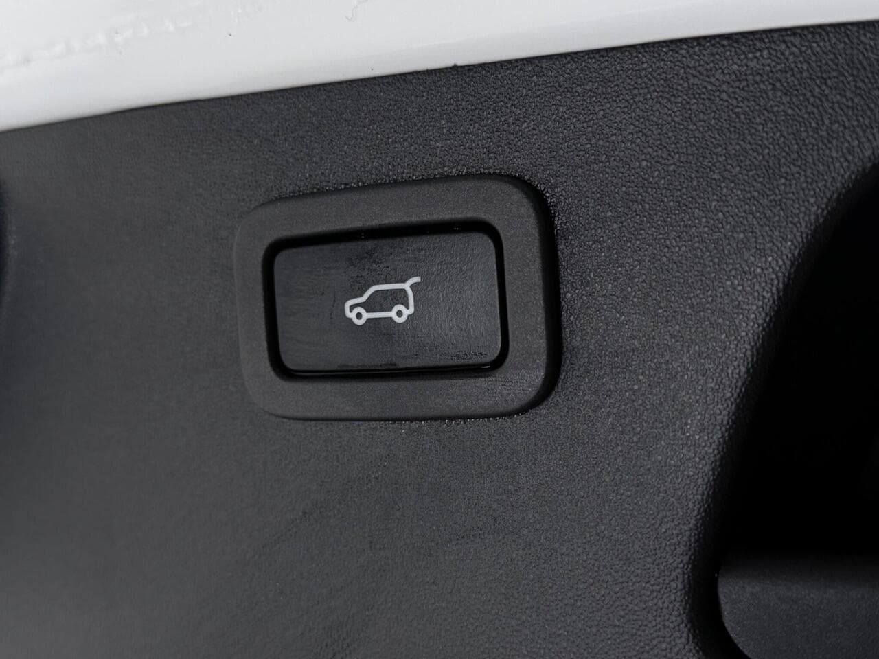 Jaguar E-PACE thumbnail Misc Controls
