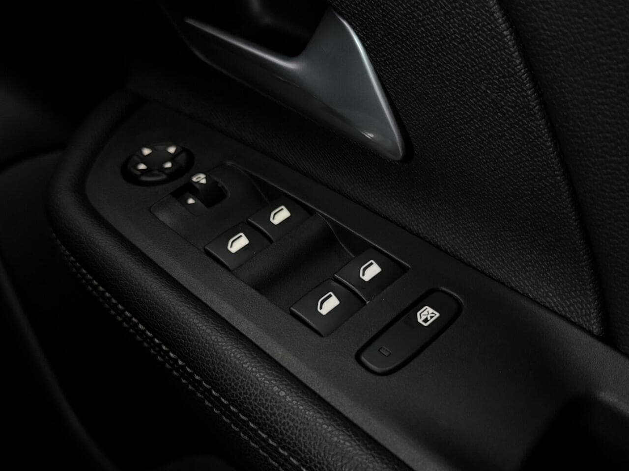Vauxhall Mokka thumbnail Misc Controls